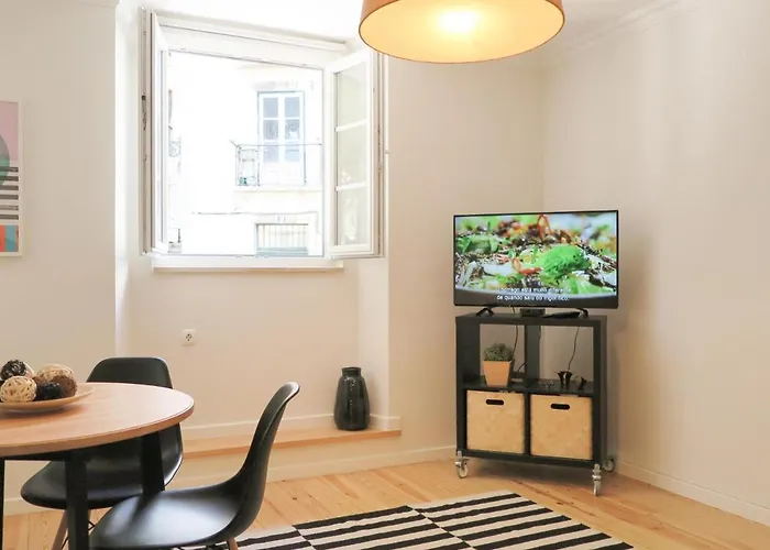 Historic Alfama With Modern Style Apartment